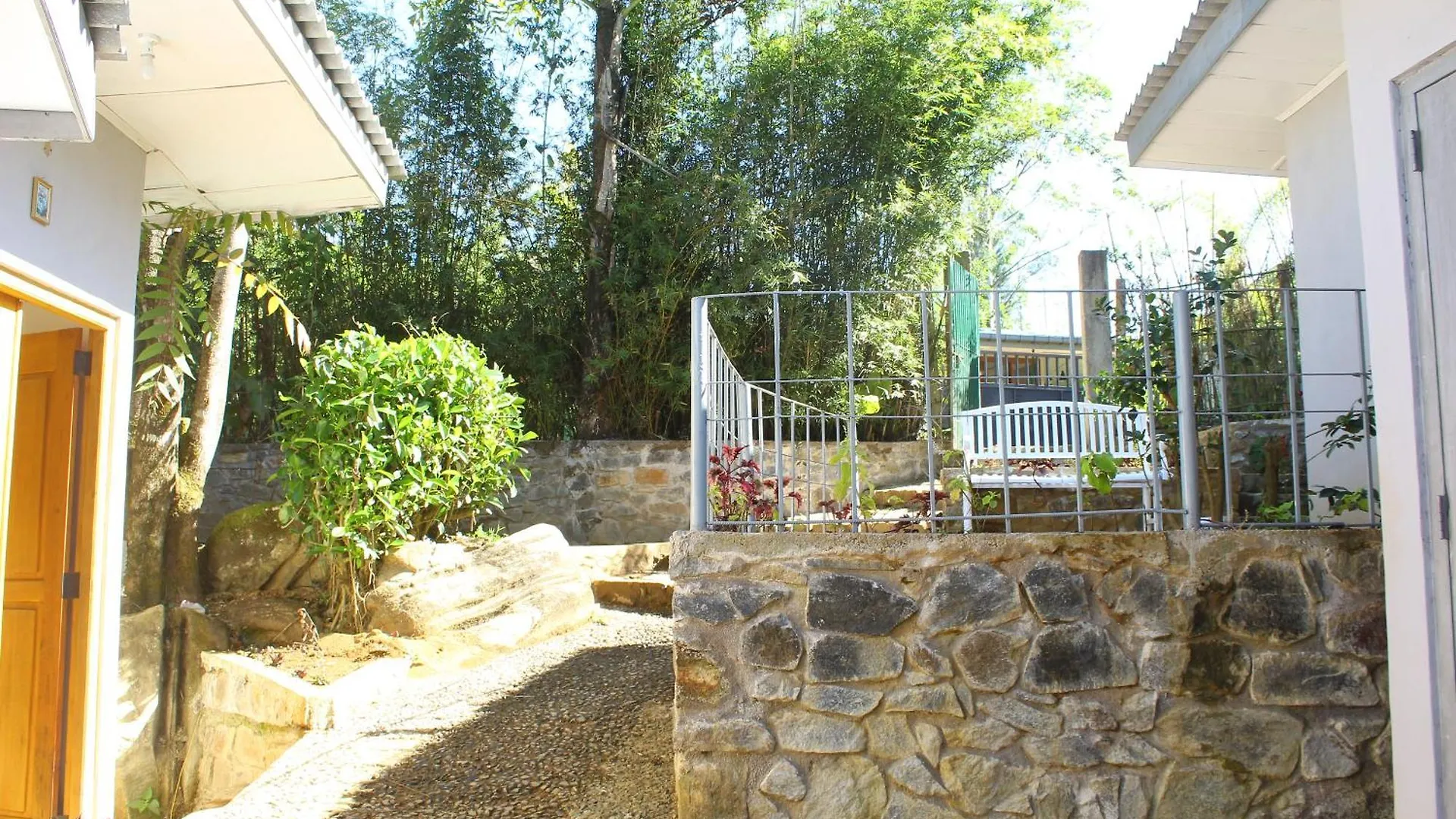Triniton Holiday Villas Hatton 3*,